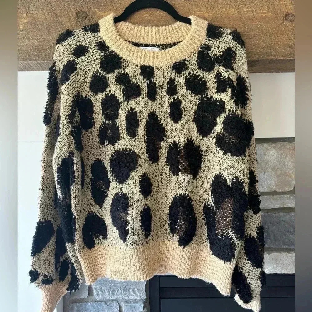 mudpie sweater women small Leopard Tan Cozy Neutral Preppy Fall Winter shaggy - Picture 2 of 7